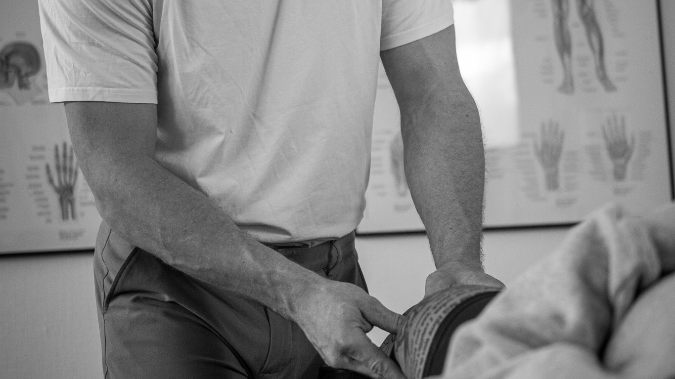 Hælspore og plantar fasciitis: symptomer, årsager og behandling