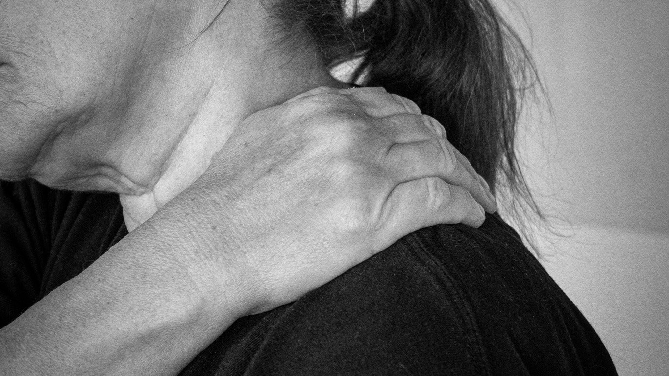 Myoser i nakken: hvad de er, og hvad der faktisk hjælper